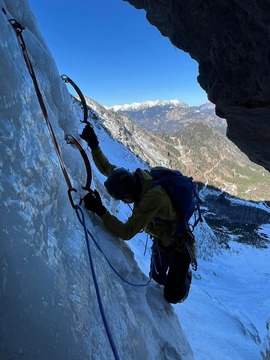 Teranova smer, zgornje Jezersko:  včlanjen je v Alpinistični odsek Celje matica, v okviru katerega pridobiva znanja iz področja alpinizma. V prostem času se rad poda v hribe.